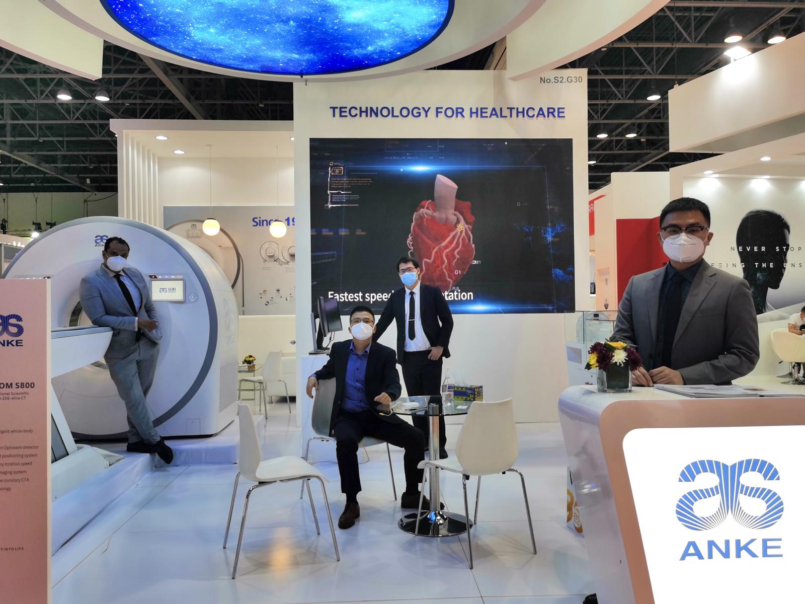 1645008810447164.jpeg 展台合照1.jpeg