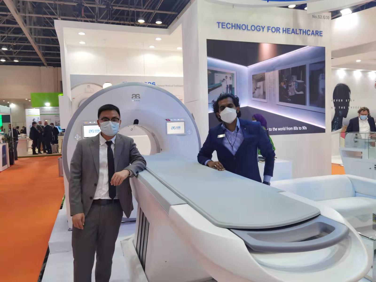 1645008922661543.jpeg 接待客户4.jpeg